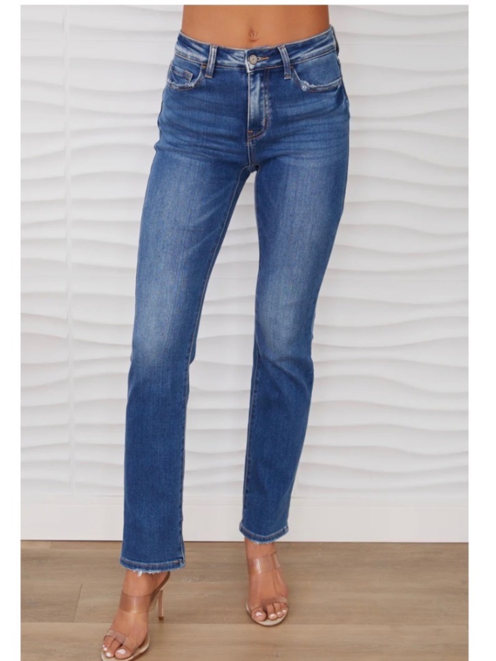 NWOT Vervet Moonlight Slim Straight Jeans Size 28